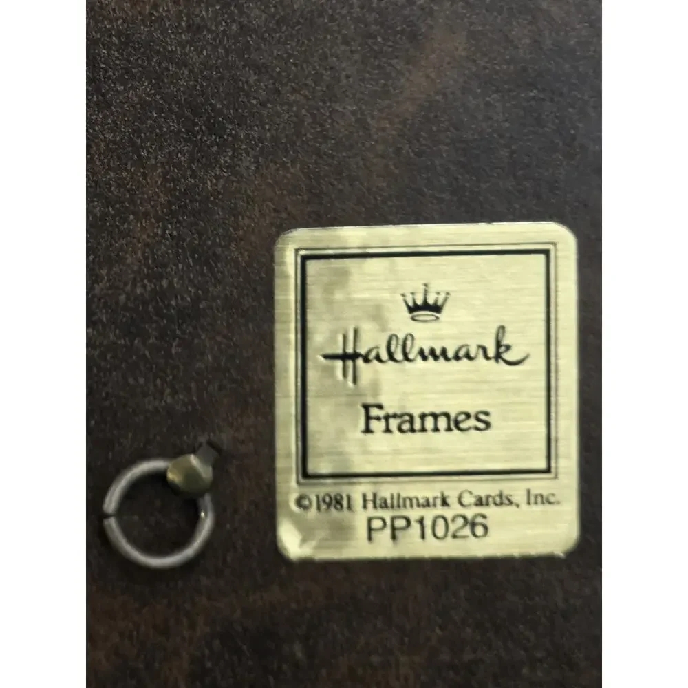 Vintage 1981 Hallmark Oval Octagon Wood Photo Picture Frame 8x10